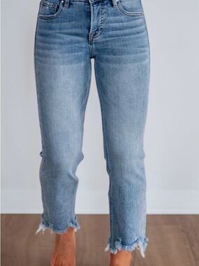 sofia by sofia vergara Light Blue Cropped Frayed-Hem Jeans